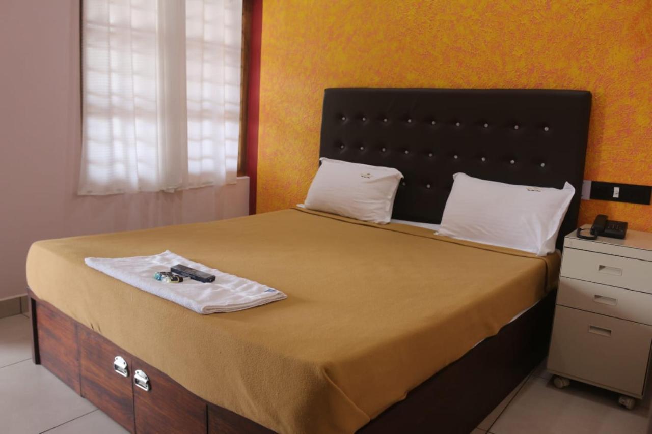 Hotel Wayanad Stay กัลปัตตา ภายนอก รูปภาพ