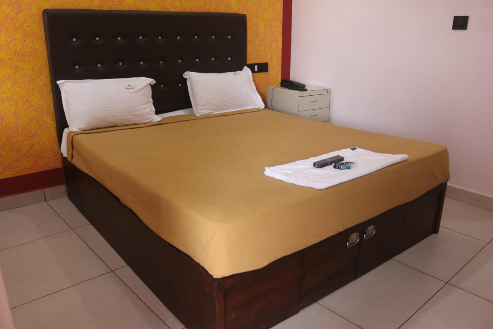 Hotel Wayanad Stay กัลปัตตา ภายนอก รูปภาพ